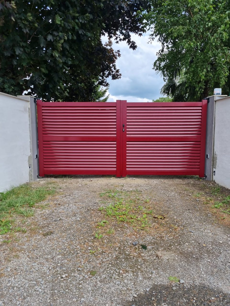 Réalisation VMV Habitat : portail battant posé près de Pau (64)