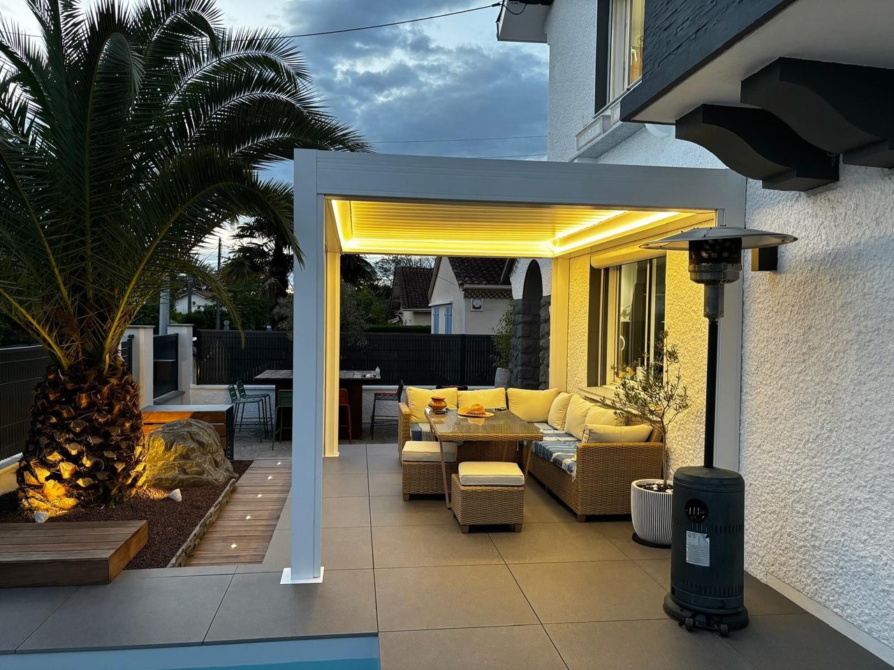 Véranda ou pergola bioclimatique : que choisir près de Pau ?